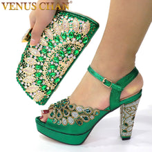 Load image into Gallery viewer, NEW GREEN With Print Desgin Shoes And Evening Bag
