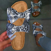 Load image into Gallery viewer, Silk Bow Flat Shoes
